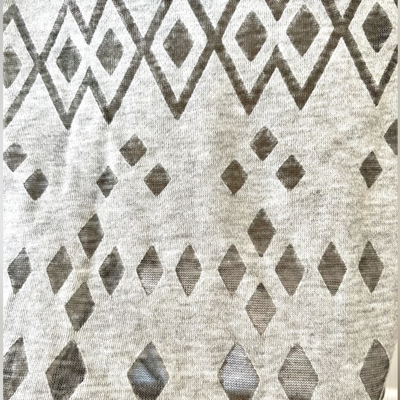 Halcyon Grey Long Sleeve Crop Top with a Tribal Print. Size Small - Picture 7 of 7